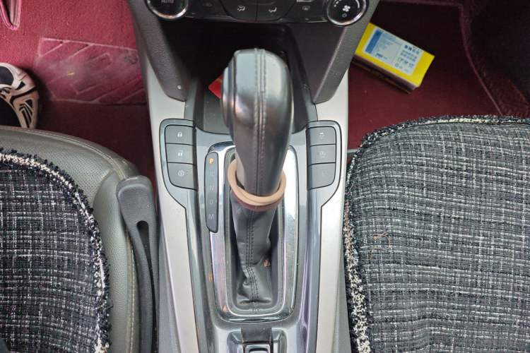 Used Chevrolet Malibu 2018 530T Automatic Fashion Edition Gear Lever