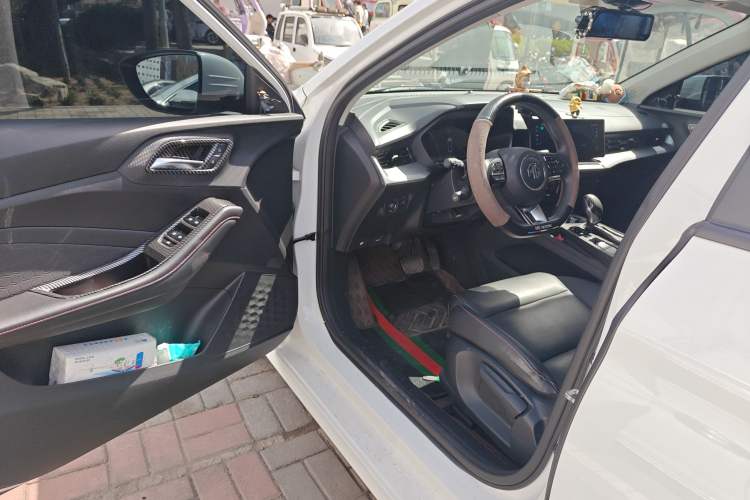 Used MG 5 2022 180 DVVT CVT Youth Luxury Edition
