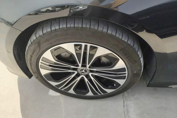 Used Mercedes-Benz E-Class New Energy 2024 E 350 e L Plug-in Hybrid Sedan Left Front Wheel Hub