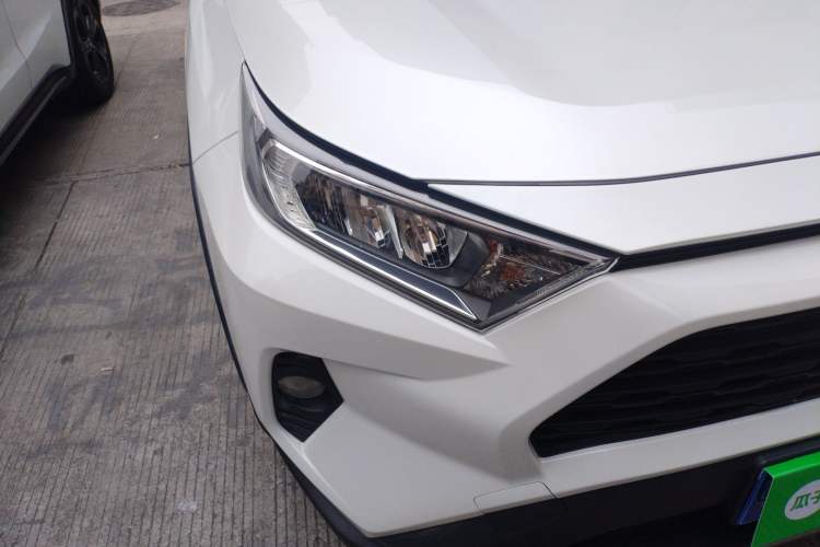 Used Toyota RAV4 2021 2.0L CVT Two-Wheel Drive Fashion Edition