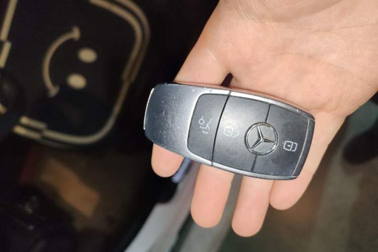 Used Mercedes-Benz C-Class 2020 Restyled C 260 Sport Edition Vehicle Key