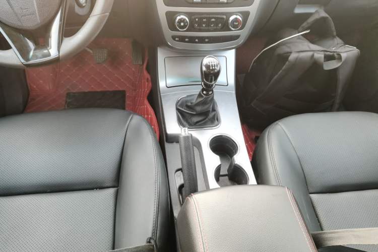 Used JAC T6 2022 2.0T Diesel 4x4 Engineering Version with Long Wheelbase
