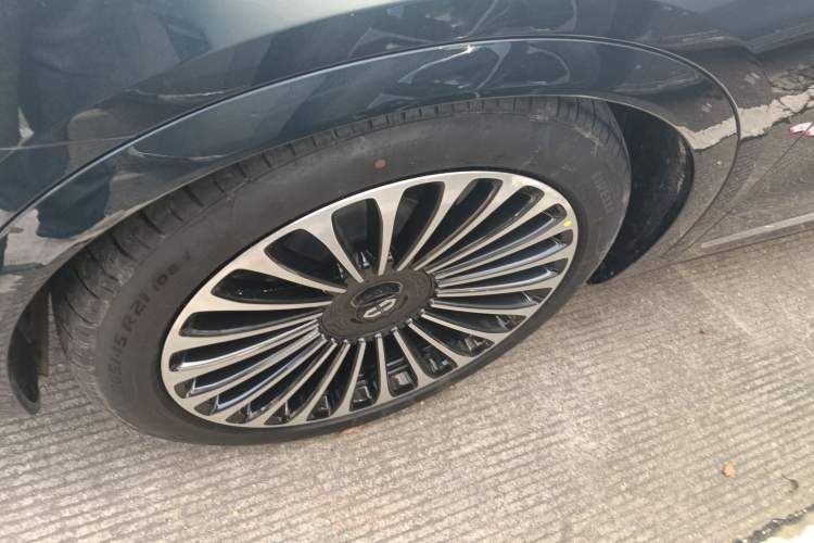 Used Hima AITO M9 2025 Extended-Range Ultra Version 52 kWh 6-Seater Left Front Wheel Hub