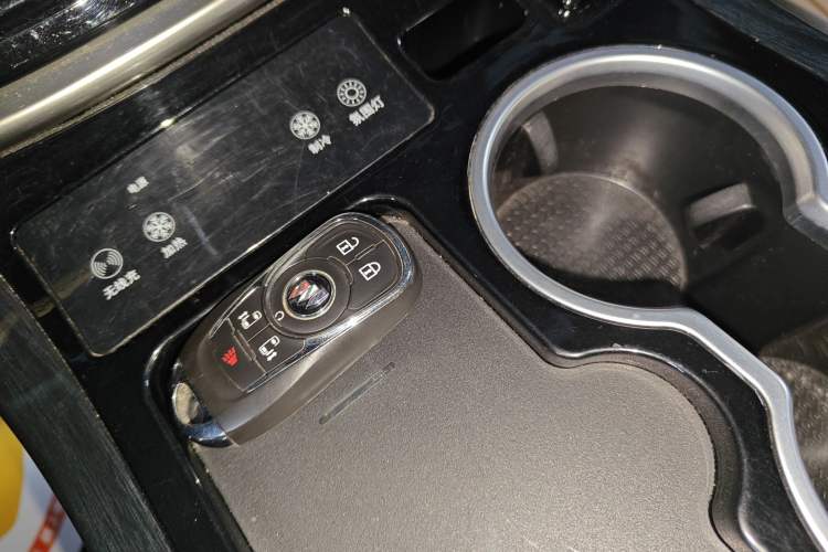 Used Buick GL8 2021 ES Land Cruiser 653T Luxury Edition