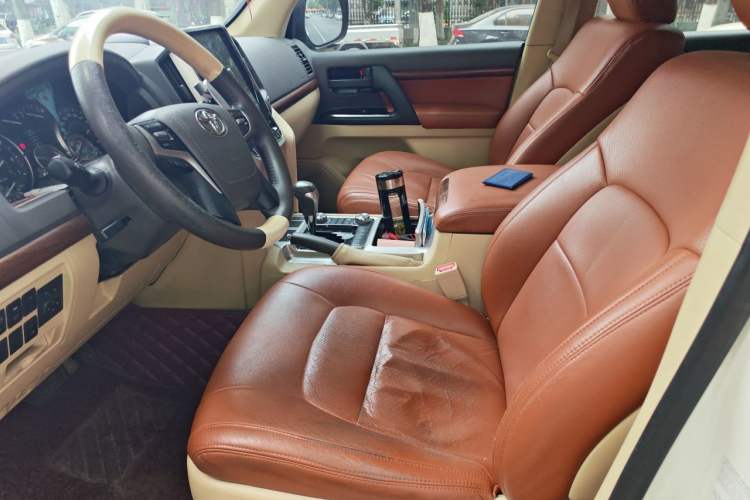 Used Toyota Land Cruiser 