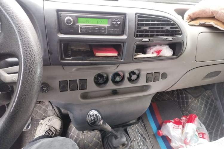 Used Ford Classic Transit 2016 2.8T Diesel Short-Wheelbase 6-Seater Mid-Roof Multifunction Vehicle JX493ZLQ4