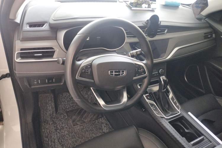 Used Geely Auto Emgrand 2021 UP 1.5L CVT Advanced Edition Center Console