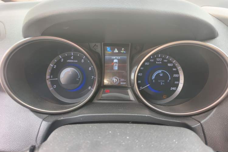 Used Changan CS75 2016 1.8T Automatic Elite Model China V Standard