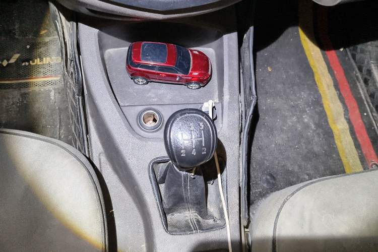 Used Wuling Hongguang 2015 1.5L S Basic Version China V Standard
