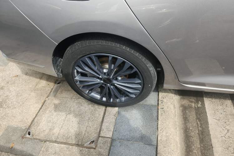 Used Dongfeng Aeolus Yixuan MAX 2021 1.5T Ultra-Stylish Trendsetter Edition Right Rear Wheel Hub