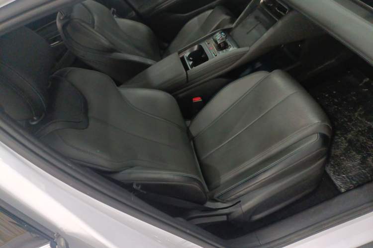 Used BYD Qin L 2025 DM-i Smart Drive 120KM Leading Model Right Front Seat