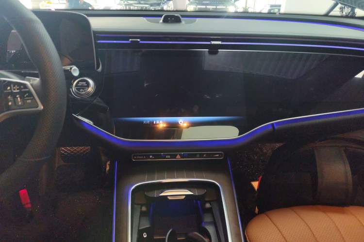 Used Mercedes-Benz E-Class 2024 E 300 L Luxury Model Audio And AC Panel