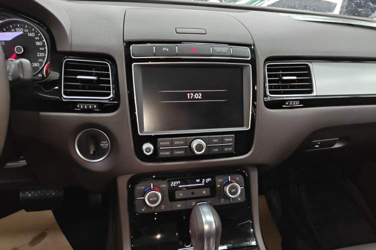 Used Volkswagen Touareg 2018 3.0 TSI Glory Collection Edition