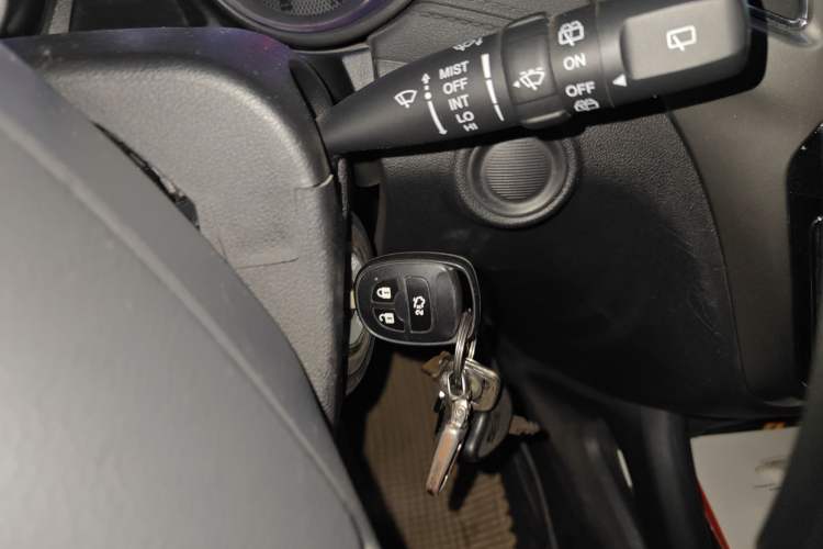 Used CHANGAN OSHAN COS5 2019 1.6L Manual Classic Model China VI Standard
