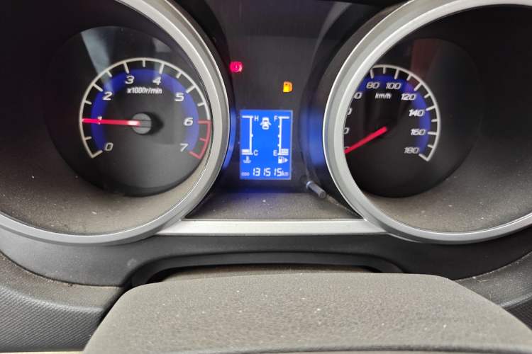 Used CHANGAN KAICHENG Ounuo S 2014 1.3L Happiness Model Odometer Close Up