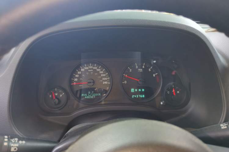 Used Jeep Compass 2012 2.4L four-wheel-drive sport version