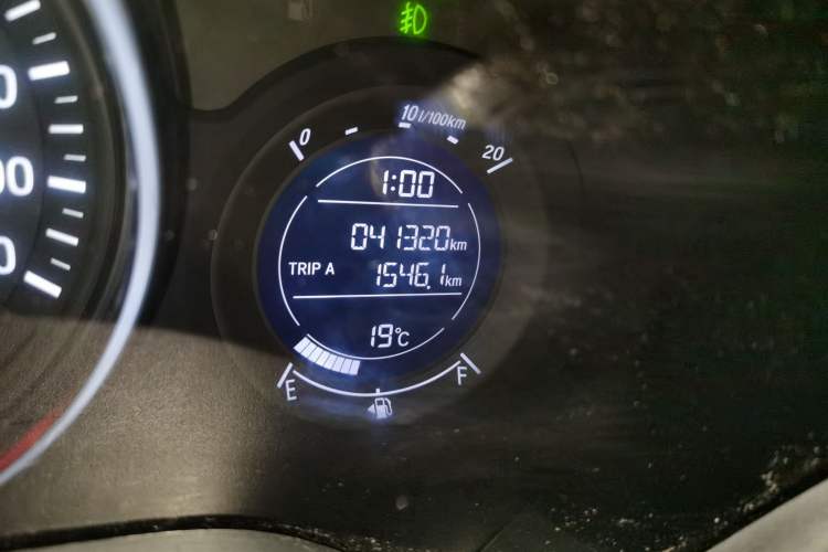 Used Honda Vezel 2020 1.5L CVT Elite Edition Odometer Close Up