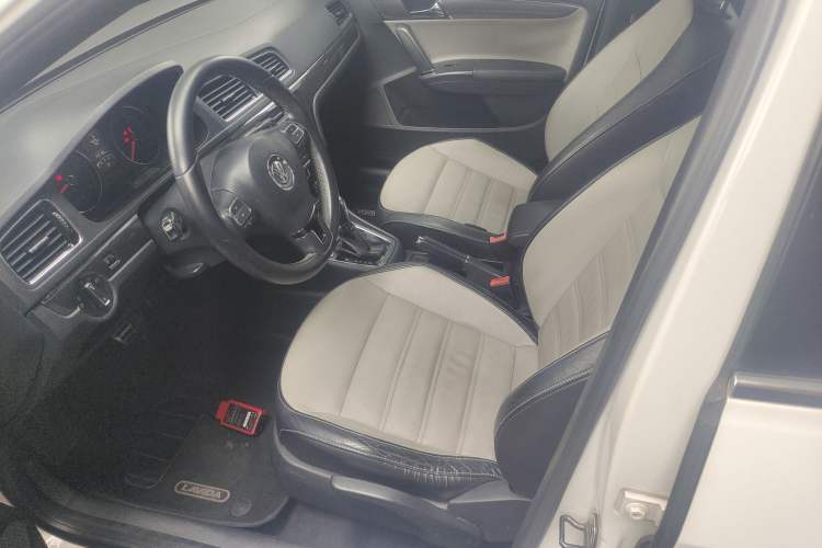 Used Volkswagen Cross Lavida 2014 1.4TSI DSG
