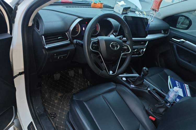 Used Soueast DX5 2021 1.5L Manual Deluxe Upgrade Version
