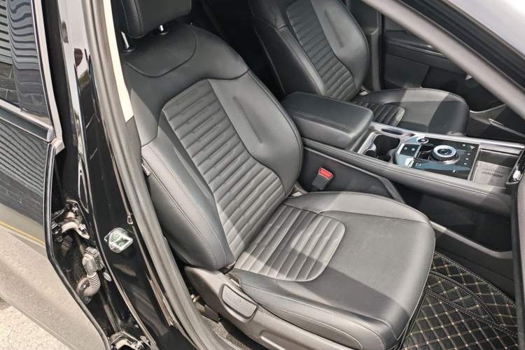 Used Kia Sportage (Chinese Domestic Model) 2023 2.0T Two-Wheel-Drive Prestige Edition
