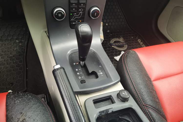 Used Volvo C30 2012 2.0L Aktiv
