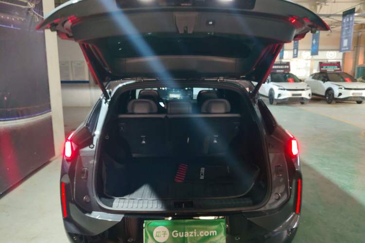 Used Lynk & Co 08 EM-P 2025 120km Long-Range Halo Trunk