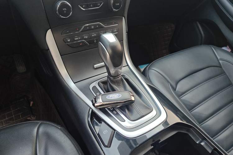 Used Ford Edge 2016 EcoBoost 245 Two-Wheel-Drive Titanium 7-Seater