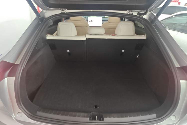 Used ONVO L60 2024 60 kWh Rear-Drive Version Trunk