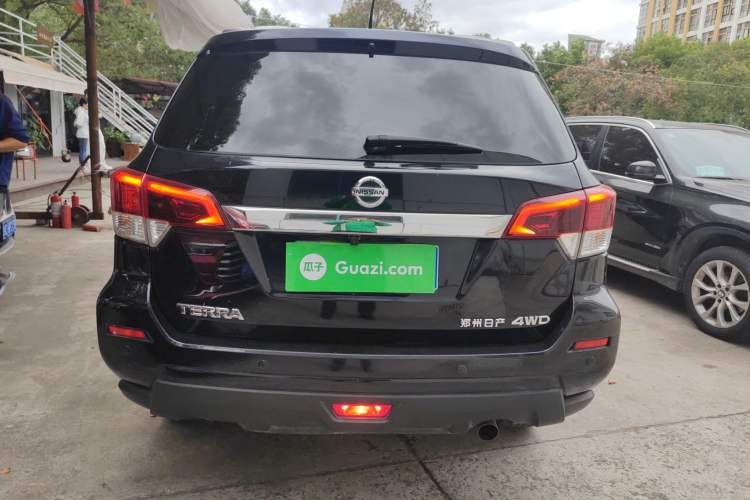 Used Nissan Terra 2018 2.5L Automatic 4x4 Luxury Edition Rear