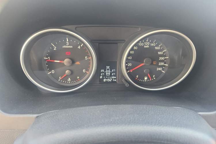 Used Haval H6 2011 Green Silence 2.0T Manual Two-Wheel Drive Urban Model