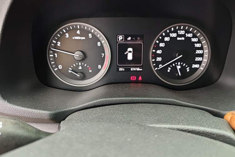 Used Hyundai Tucson 2018 1.6T Dual-Clutch Two-Wheel Drive 15th Anniversary Special Edition Odometer Close Up