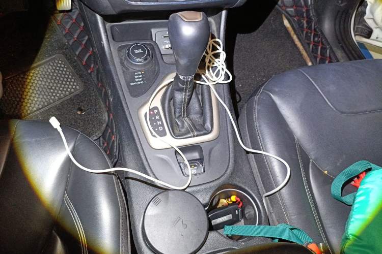 Used Jeep Cherokee 2017 2.4L Professional Smart Edition Gear Lever