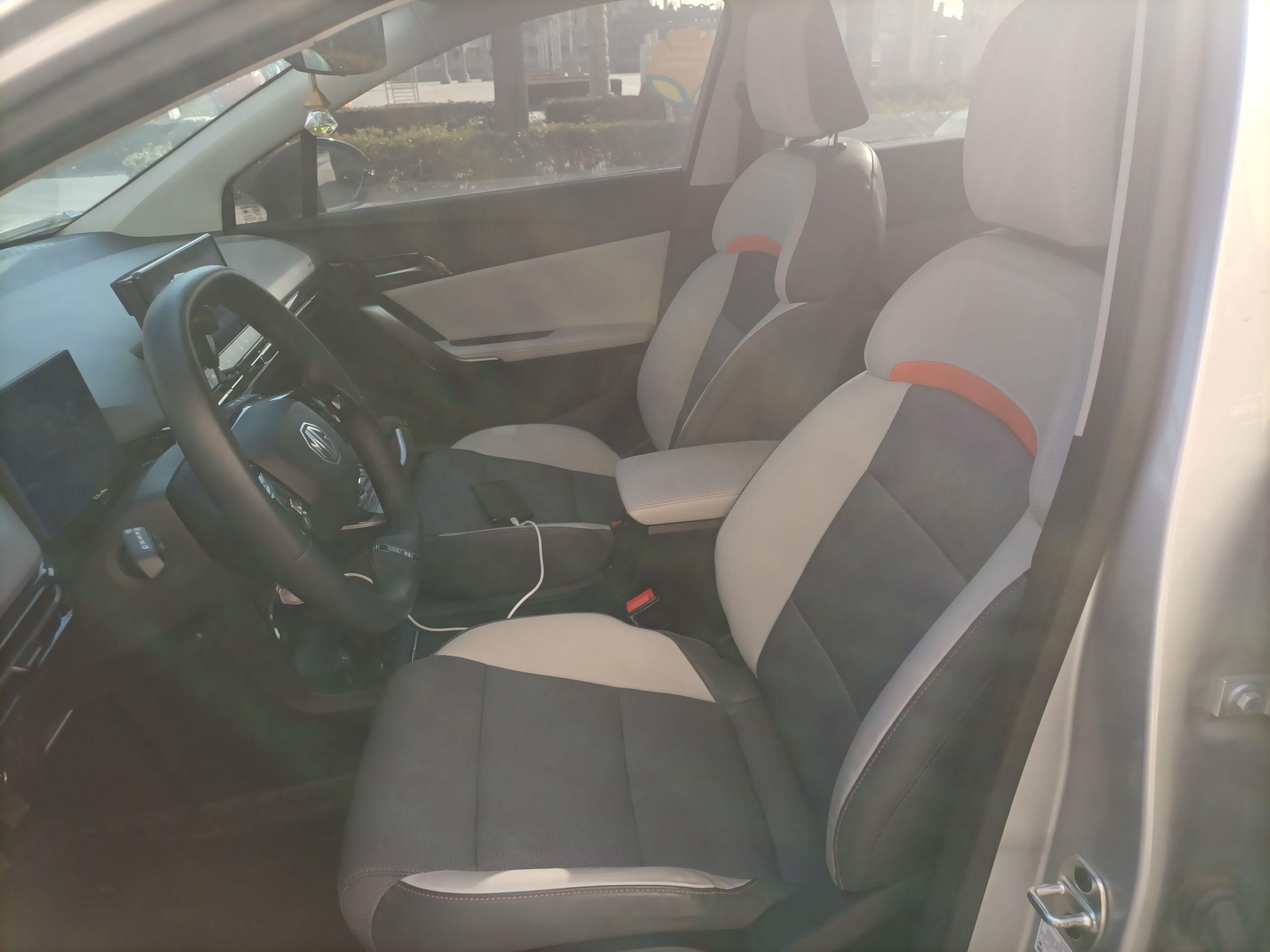 Переднее сиденье в автомобиле