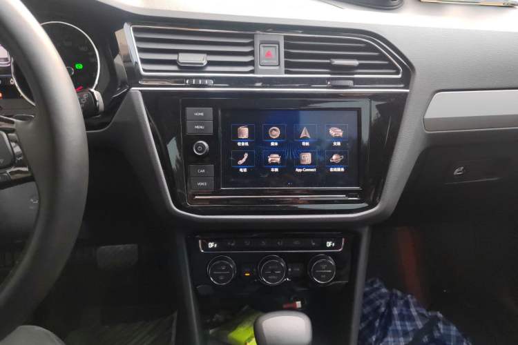 Used Volkswagen Tiguan L New Energy 2019 430 PHEV Hybrid Flagship Model Audio And AC Panel