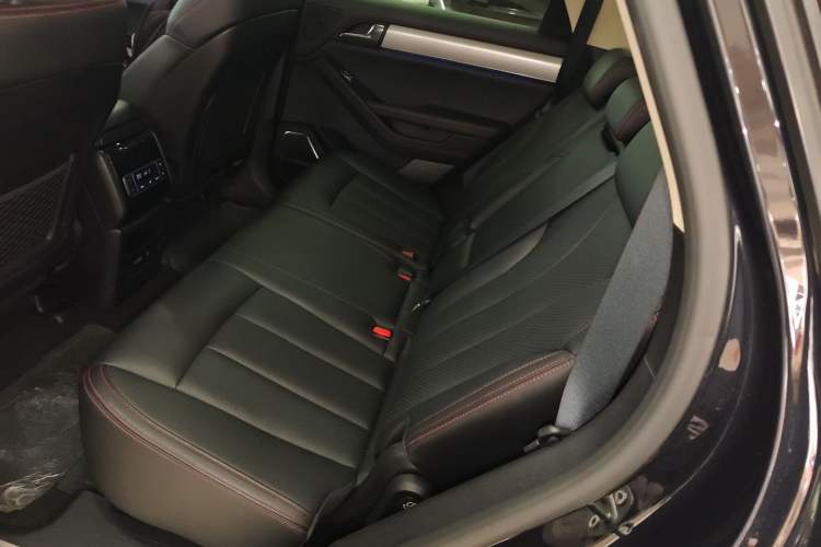 Used BYD Tang New Energy 2018 DM 2.0T All-Wheel Drive Smart Connectivity Luxury Model 7 Seats China V Emission Standard