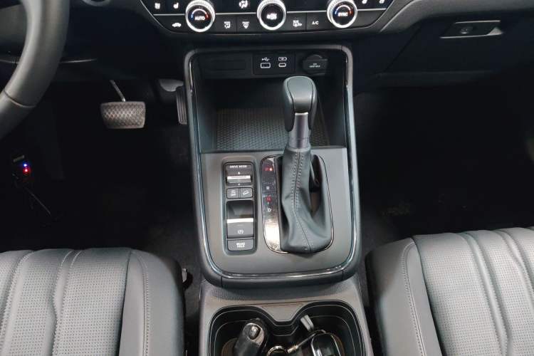 Used Honda Breeze 2023 240TURBO Two-Wheel-Drive Prestige Edition 5 Seats Gear Lever