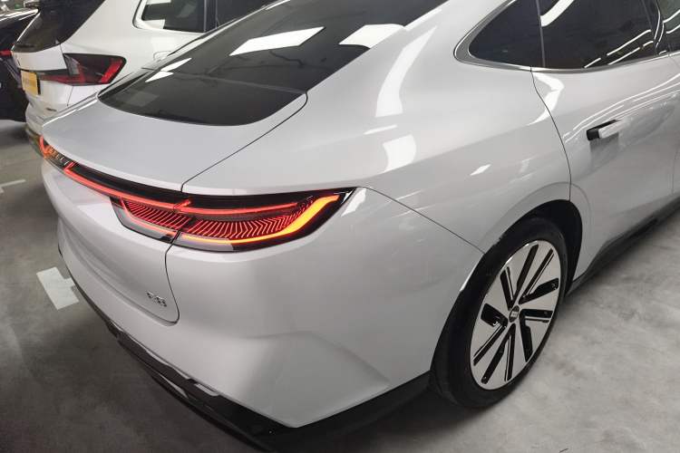 Used Geely Galaxy E8 2024 665 km Range Rear-Drive Starship Long-Range Version