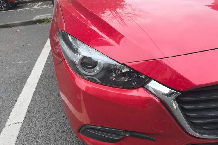 Used Mazda 3 Axela 2017 Sedan 1.5L Automatic Comfort Model Emission Standard China V Right Front Headlight