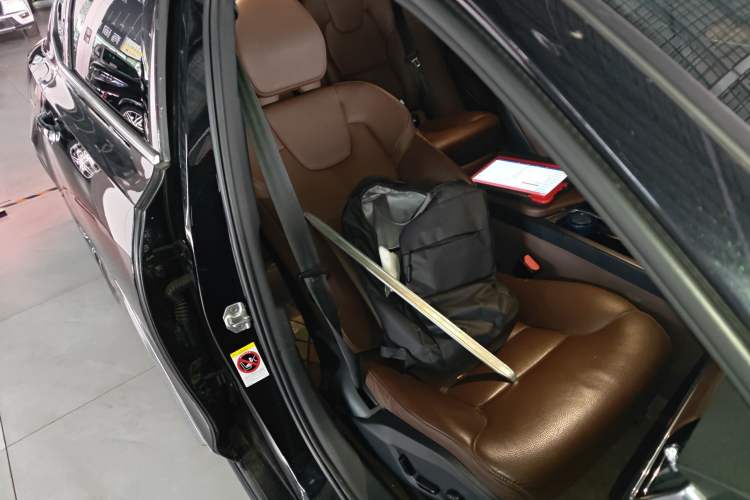 Used Volvo S90 2021 B5 Zhiyi Luxury Edition
