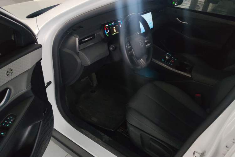 Used BYD Qin PLUS 2025 DM-i Smart Drive 55KM Leading Model