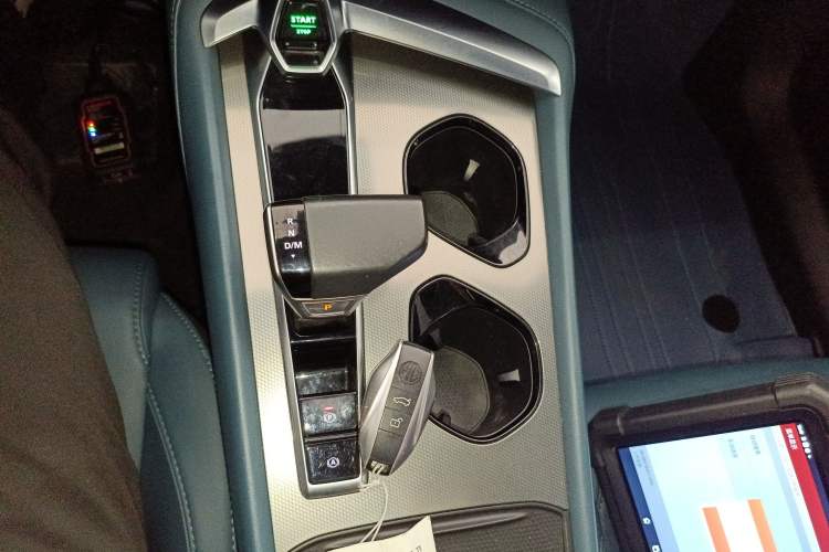 Used MG 7 2023 1.5T DCT Luxurious Supreme Edition Gear Lever