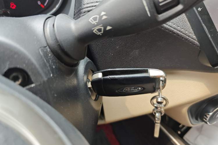 Used Ford Escort 2015 1.5L Automatic Fashion Model Vehicle Key