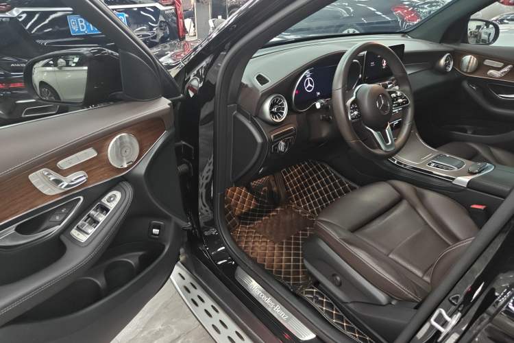 Used Mercedes-Benz GLC 2021 GLC 300 L 4MATIC Dynamic Model Driver Seat