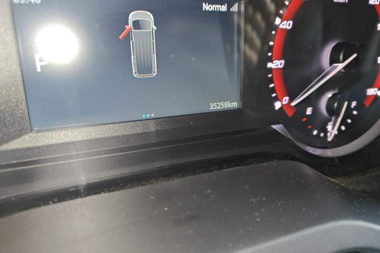 Used SAIC MAXUS Xintu V90 2024 ZhiJie 2.0T Automatic Front-Wheel-Drive Short Wheelbase Mid-Height Design with Single Rear Tire—5/6 Seater
