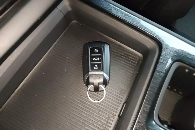 Used Dongfeng Aeolus Yixuan MAX 2024 1.5T Luxury Edition
