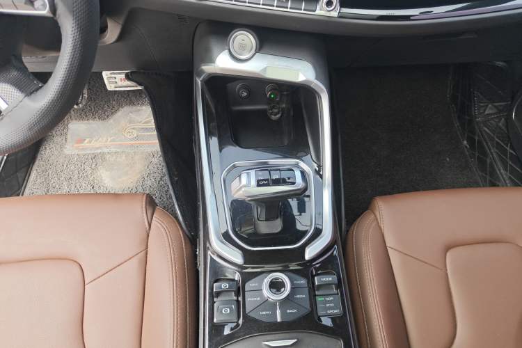 Used Haval H6 2017 Red Label 2.0T Automatic Two-Wheel Drive ZhiShang Model