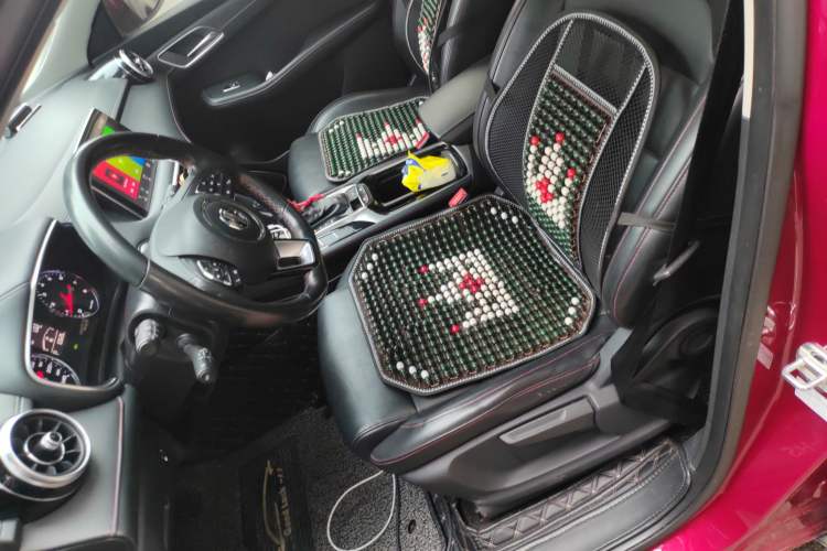 Used MG HS 2018 20T Automatic Two-Wheel Drive Hormone Dynamic Edition China V Standard Left Front Seat