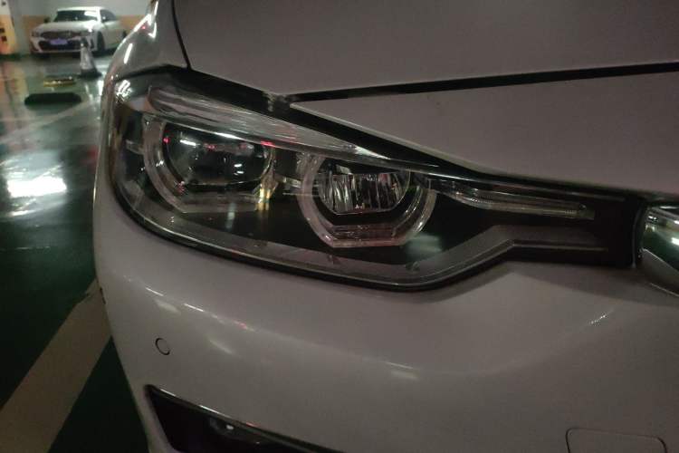 Used BMW 3 Series 2016 320Li Ambition Model
