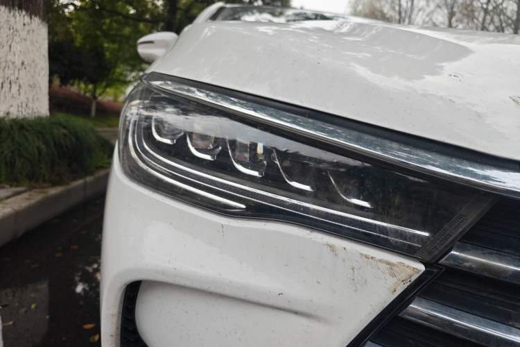 Used BYD Song MAX 2017 1.5T Automatic Smart Connect Elite 7-Seater Right Front Headlight