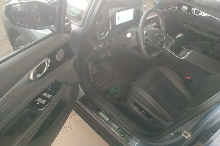 Used AION V 2024 Plus 70 Star Edition Ternary Lithium Driver Seat